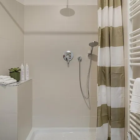 Deluxe By Wonderful Italy Apartment